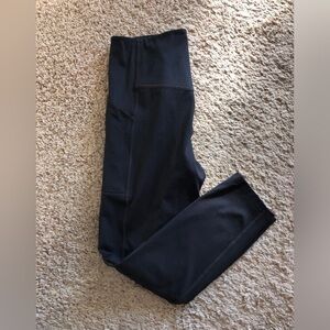 Girlfriend Collective black crop legging medium M